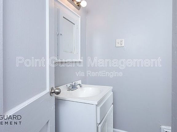 5th image of 135 S Minneapolis Ave APT 2