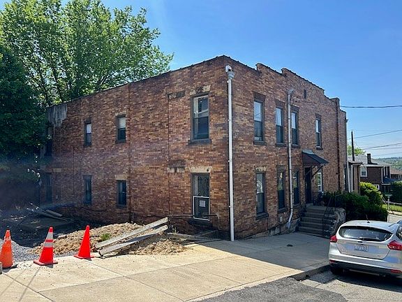 4th image of 2201 Hawthorne Ave