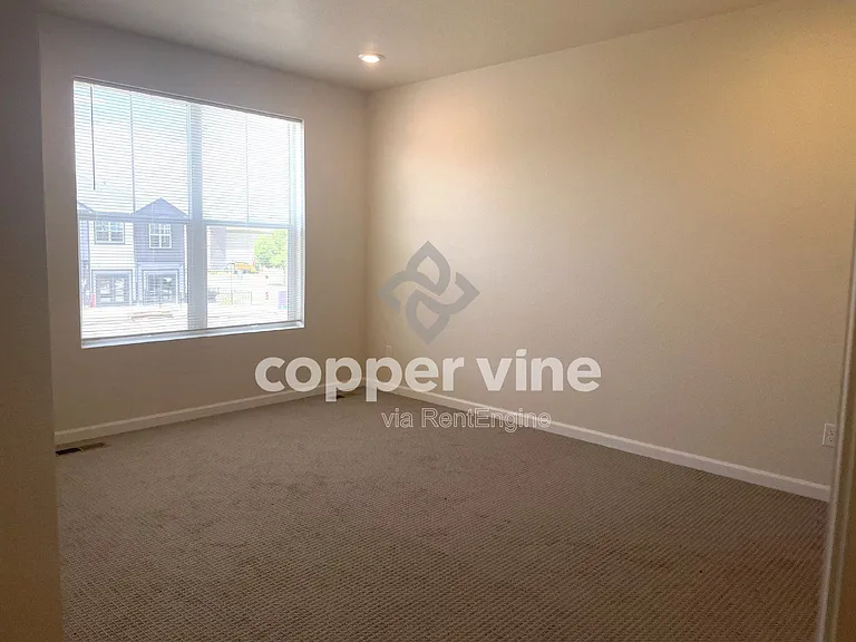 161 Ambrose St — Photo 10