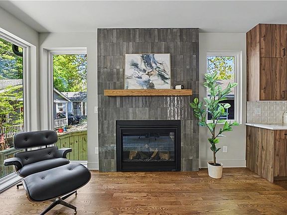 4th image of 109 Chester Ave SE