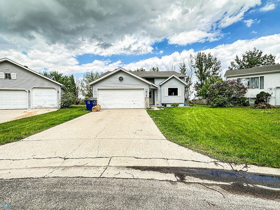 3748 Village Green Cir, Moorhead, MN 56560 Zillow