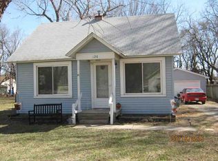 126 N Maple St, Whitewater, KS 67154