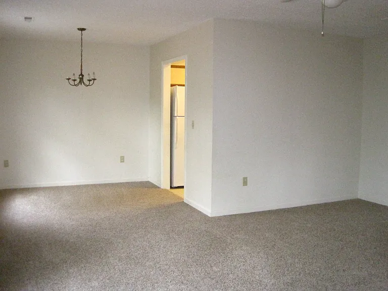 204 Laurel Circle Dr #D — Photo 5