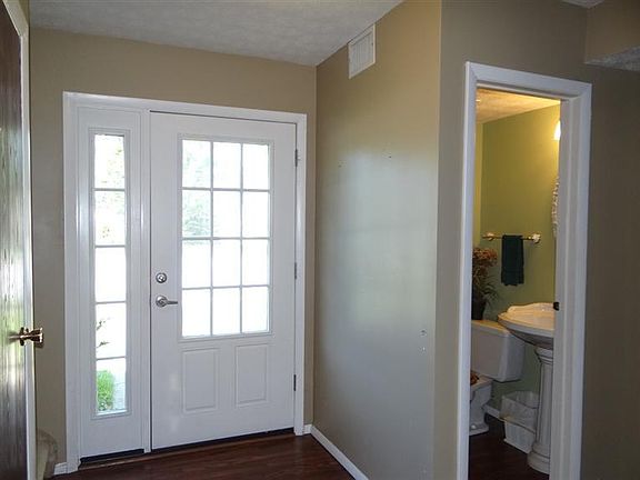 4th image of 1420 Eaton Ave