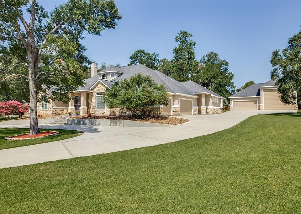 1st image of 12195 Lake Vista Dr