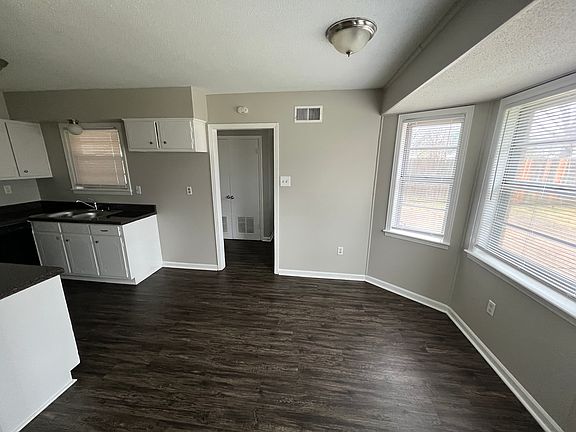4th image of 1319 Mary Jane Ave