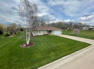 33 Prairie Ct, Prophetstown, IL 61277
