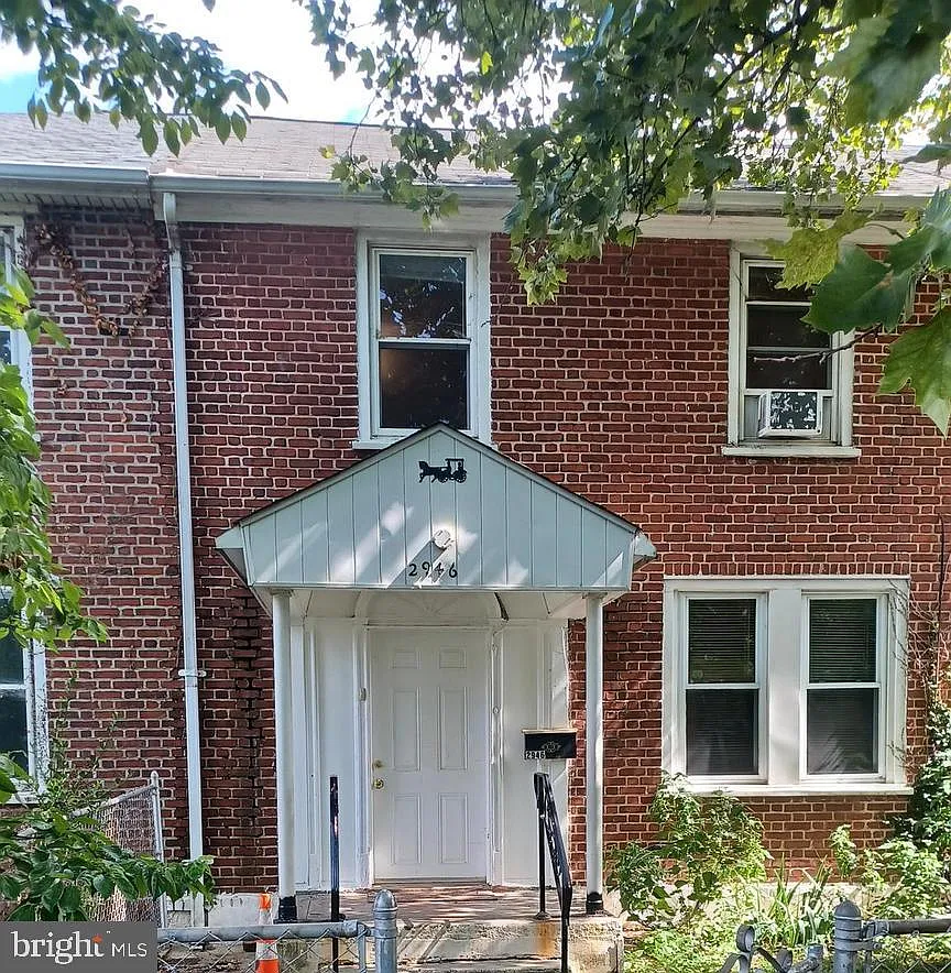 3 bed, 1048 sqft, $1,800 — Photo 1