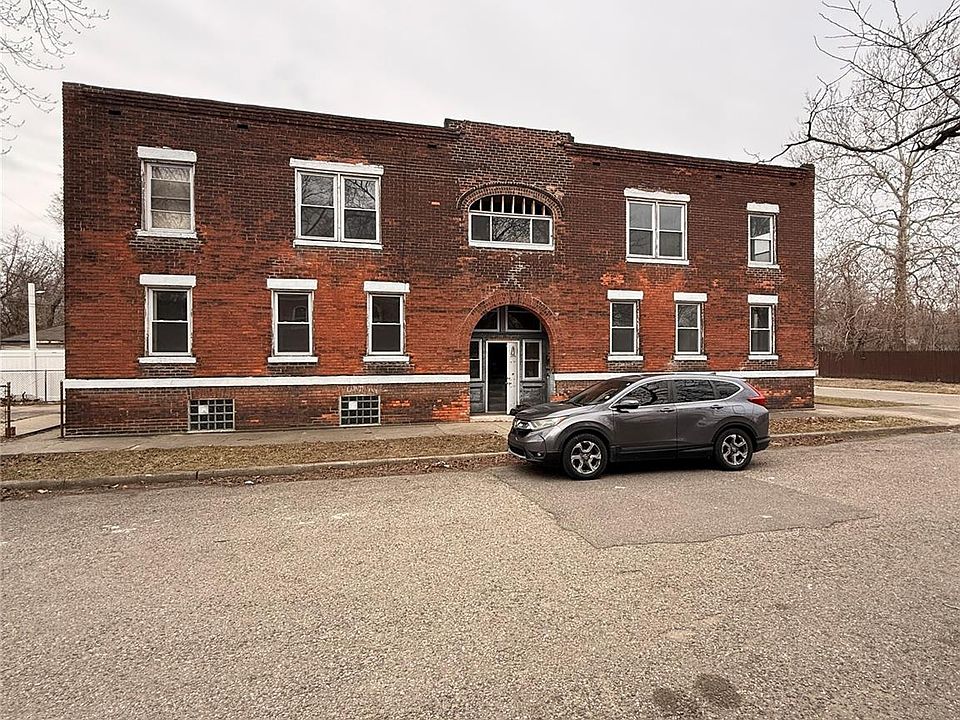 1st image of 710 S Sloan St