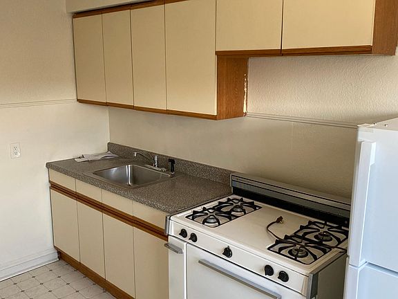4th image of 7225 Erdrick St Floor 2