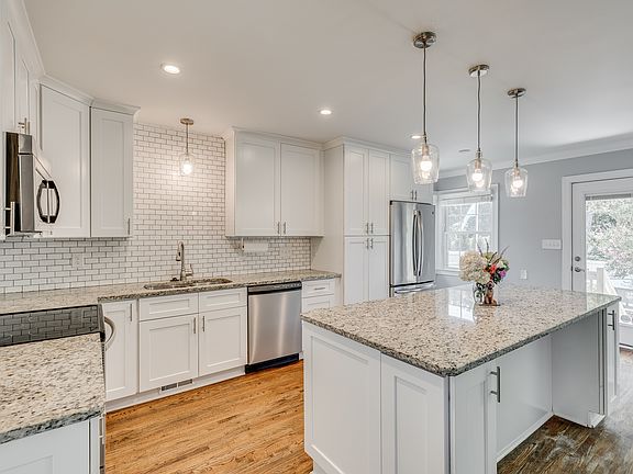 3rd image of 2538 Arnold Dr