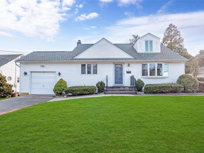 4 Yale Place, Farmingdale, NY, 11735