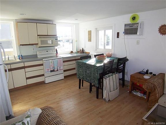 5th image of 1 1a Louisiana Ave W #1