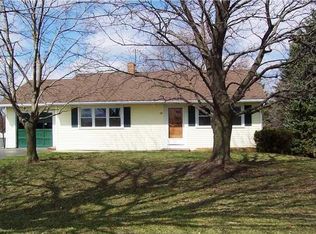 29 Keyes Rd, Honeoye Falls, NY 14472