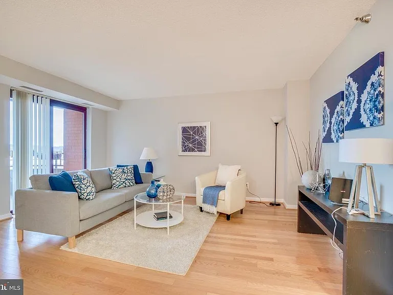 2400 Clarendon Blvd #1001 — Photo 14