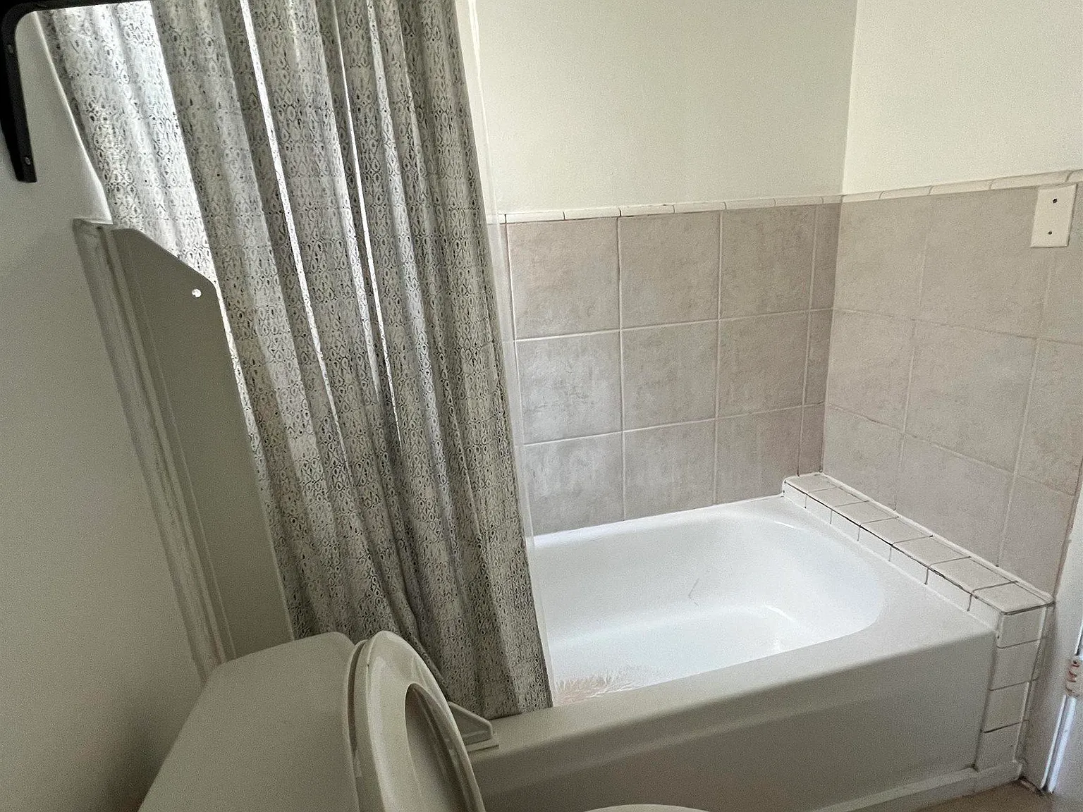 2 bed, 640 sqft, $2,600 — Photo 4