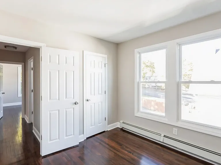 141-143 Olive St — Photo 5