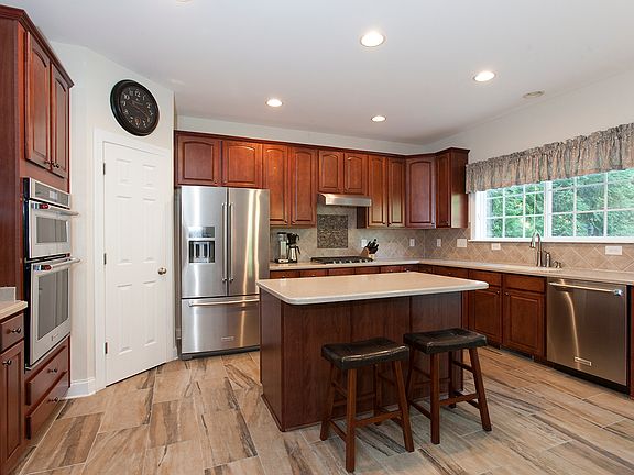 Kitchen/Butlers Pantry