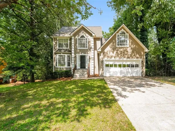 1594 Linksview Close, Stone Mountain, GA 30088