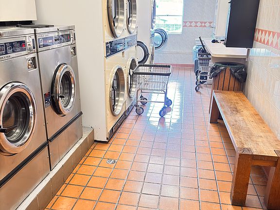 5th image of 1670 Bell Blvd APT 522