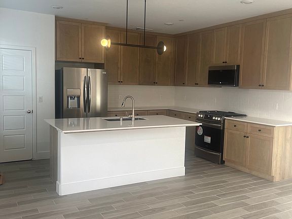 4th image of 2722 E Tamarind Dr #2722