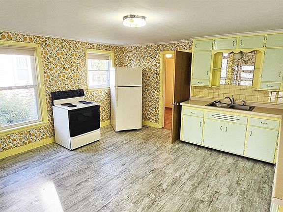 3rd image of 20897 3rd St