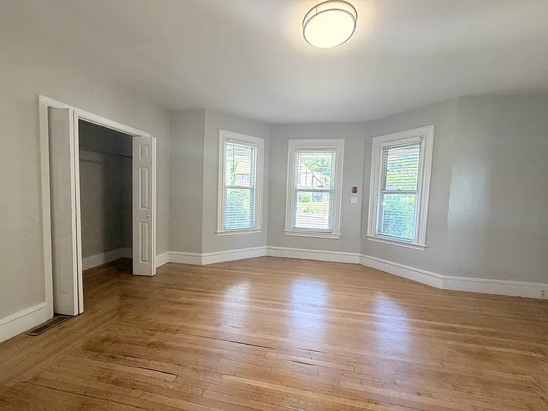 248 W Elm St #1 — Photo 9