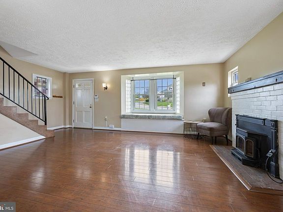 3rd image of 8338 Philadelphia Rd
