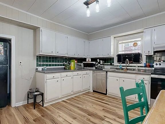 3rd image of 27 Morse Ave #1