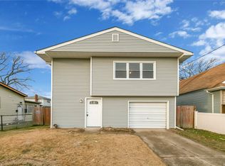 24 E Kissimee Rd, Lindenhurst, NY 11757