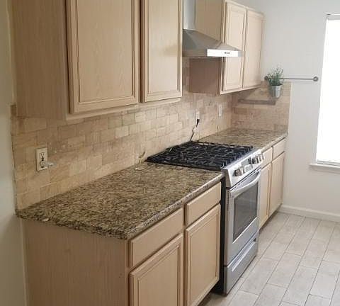 4th image of 7419 Village Lake Dr