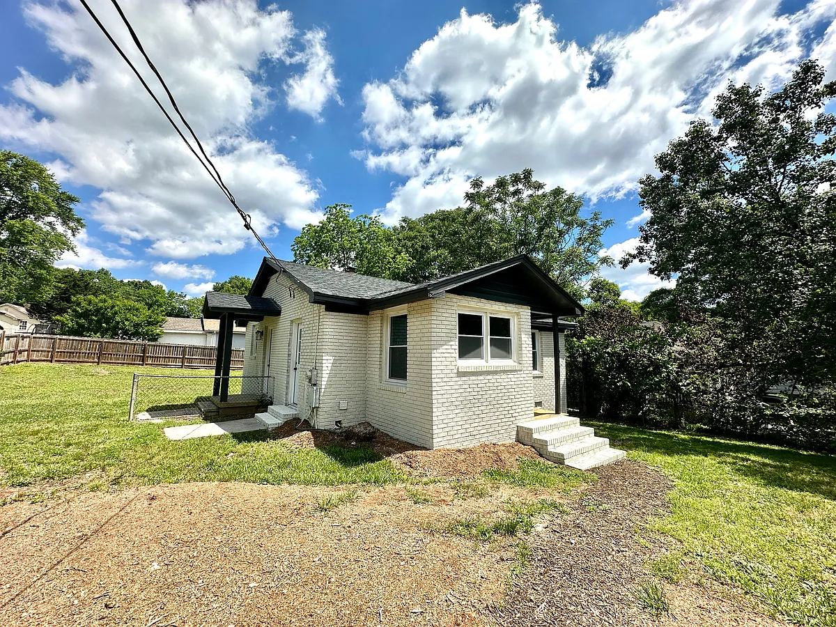 Building Photo - 15 Lermann Dr