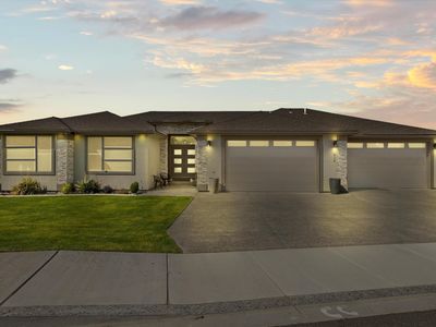 517 Thebes St, West Richland, WA, 99353