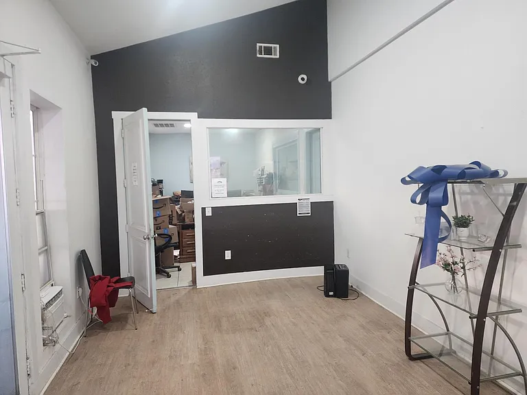 2520 W Mount Houston Rd — Photo 12
