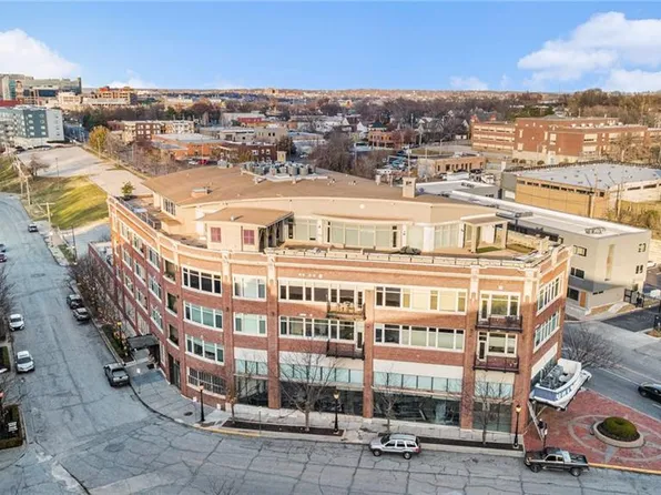 2929 McGee Trafficway Unit 304, Kansas City, MO 64108