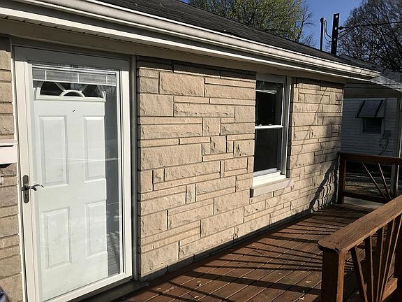 2nd image of 10305 Meadowview Dr
