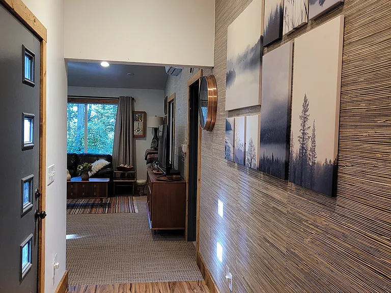 721 Claire Ln — Photo 3
