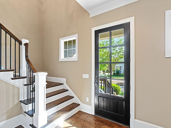 3rd image of 604 Berkmans Ln