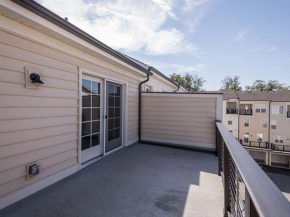 The Oakley at Glenmont Metro