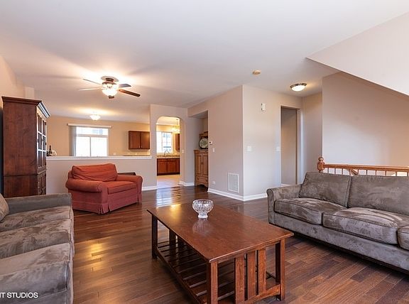 2nd image of 1504 Deer Pointe Dr