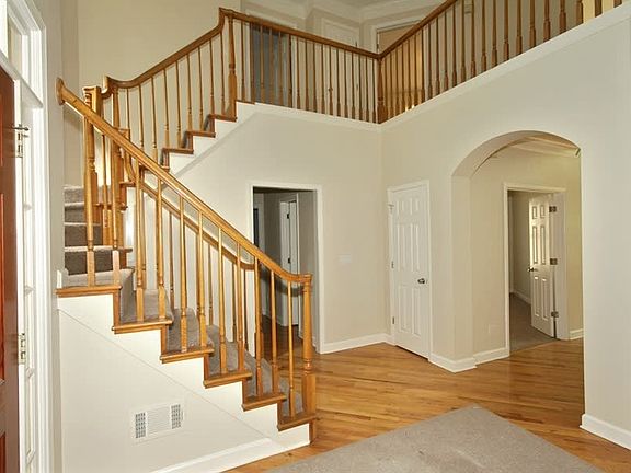 2nd image of 1942 Tristan Dr SE