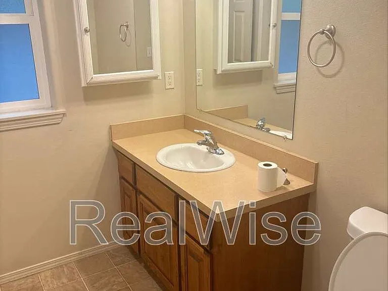 175 Barron Ct — Photo 11