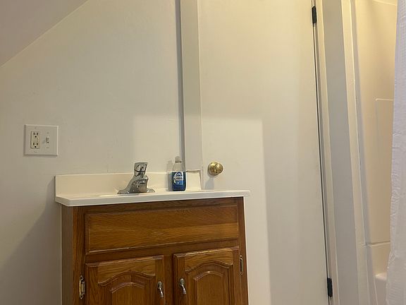 3rd image of 5 Houlton St #3