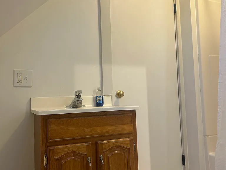 5 Houlton St #3 — Photo 3