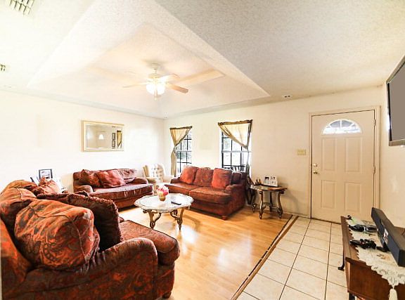 3rd image of 504 Cactus Ln