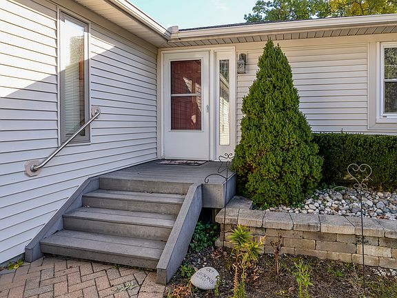 4th image of 3976 Vanstone Dr