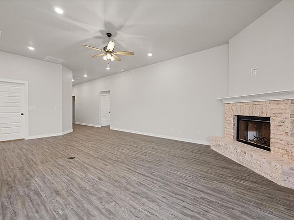 5th image of 2917 Cottonwood Ave