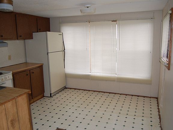 3rd image of 106 Fabian Dr #17