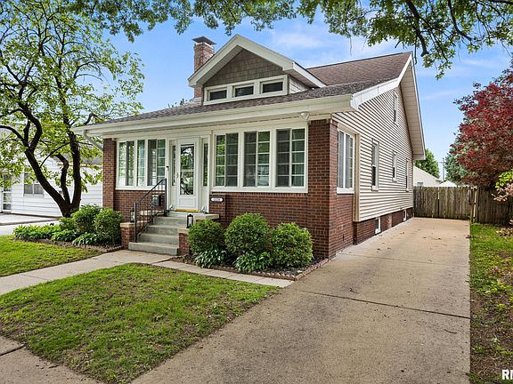 2nd image of 2228 W Moss Ave