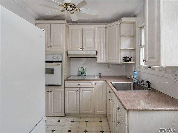 3rd image of 18 Lafayette St